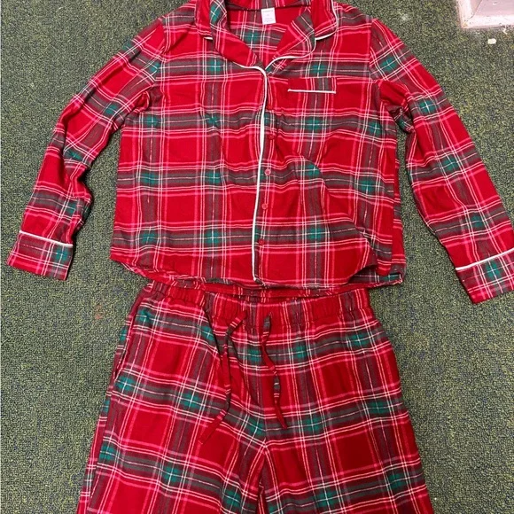 Liz Claiborne Red Plaid Women's Pajama Set - Picture 3 of 5